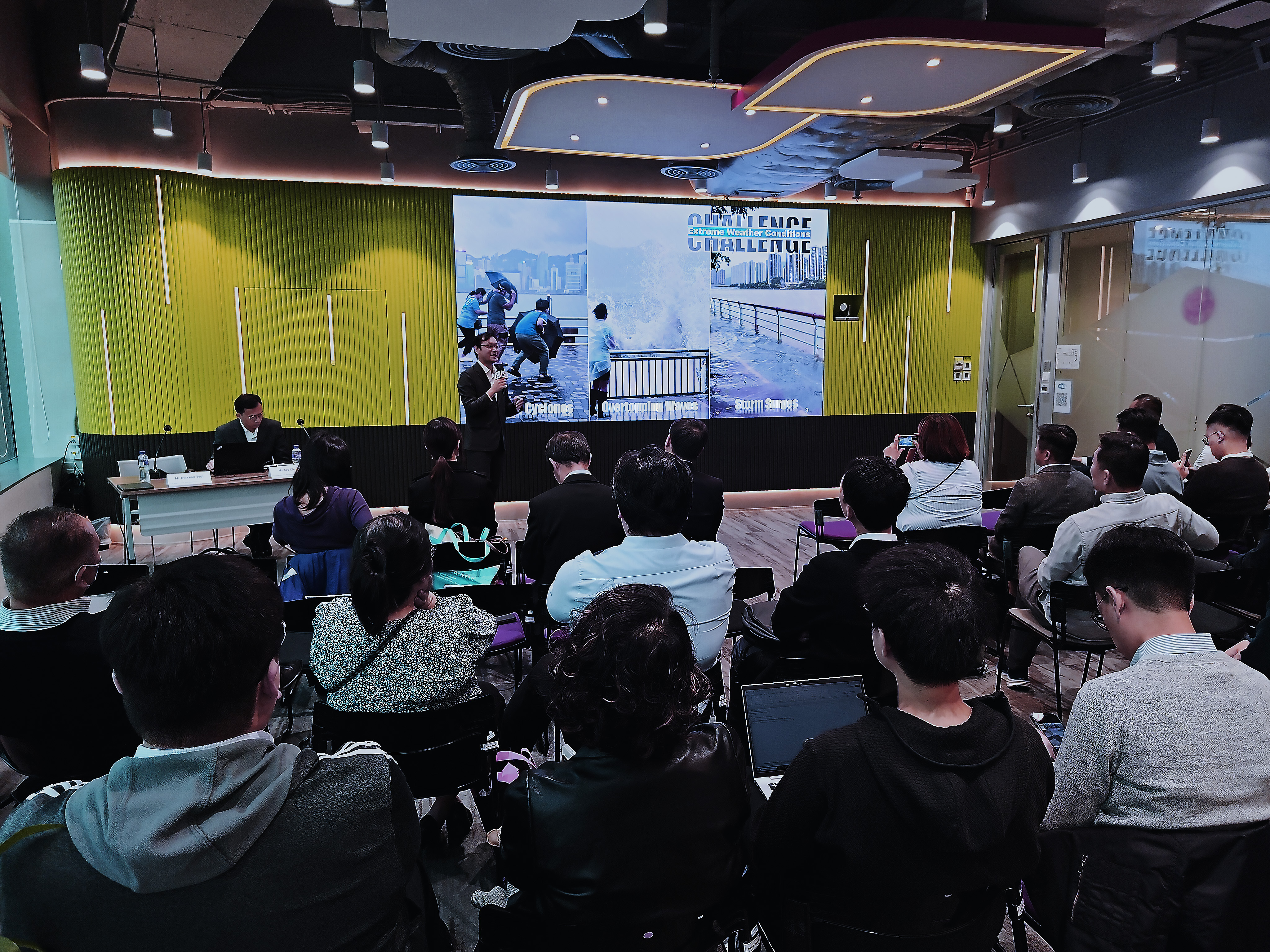 Sharing session with DSD and CEDD on the Government’s latest Integrated Flood Management initiatives 